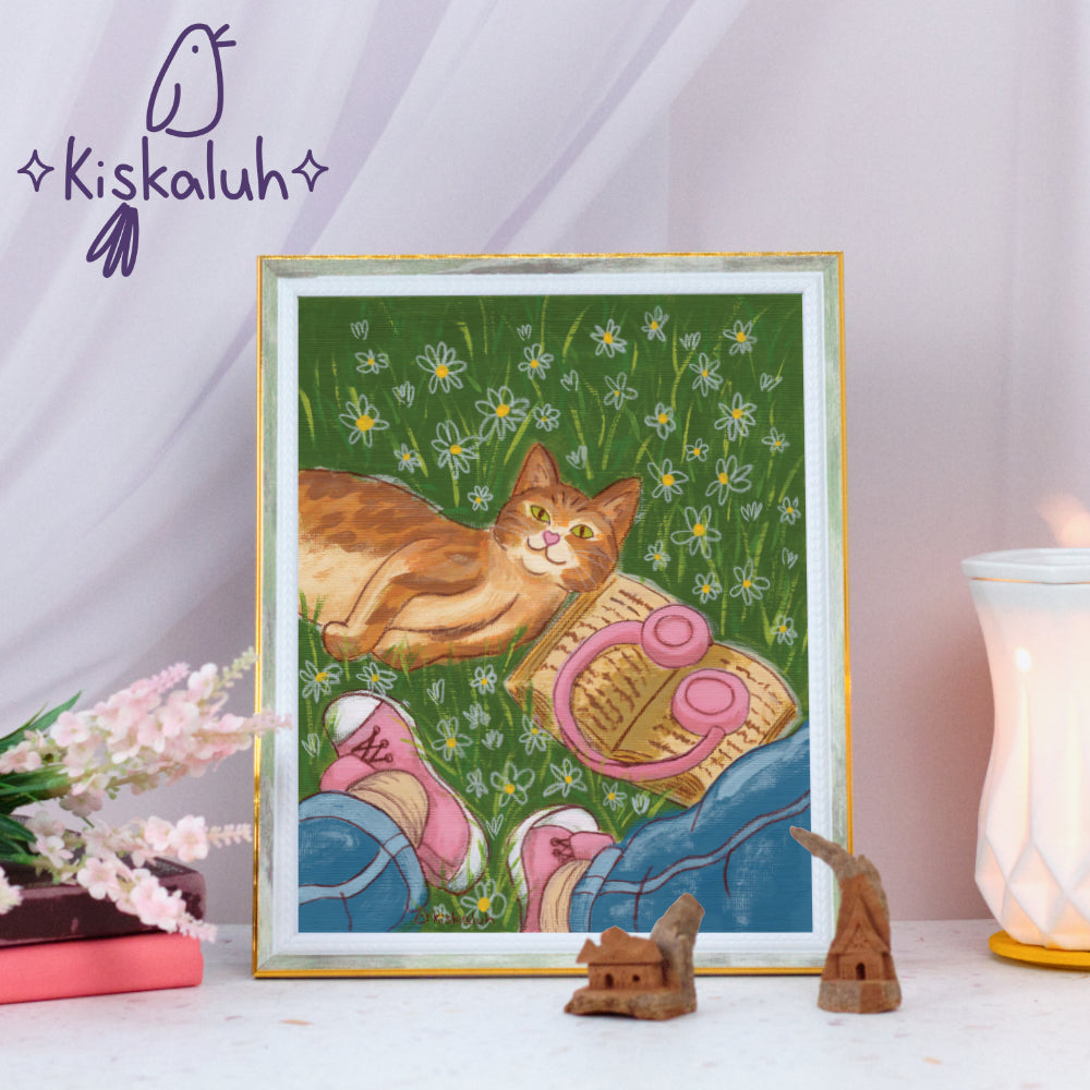 Print Gato naranja entre flores y libros, con marco, 20 x 25 cm / 8x10 pulg.