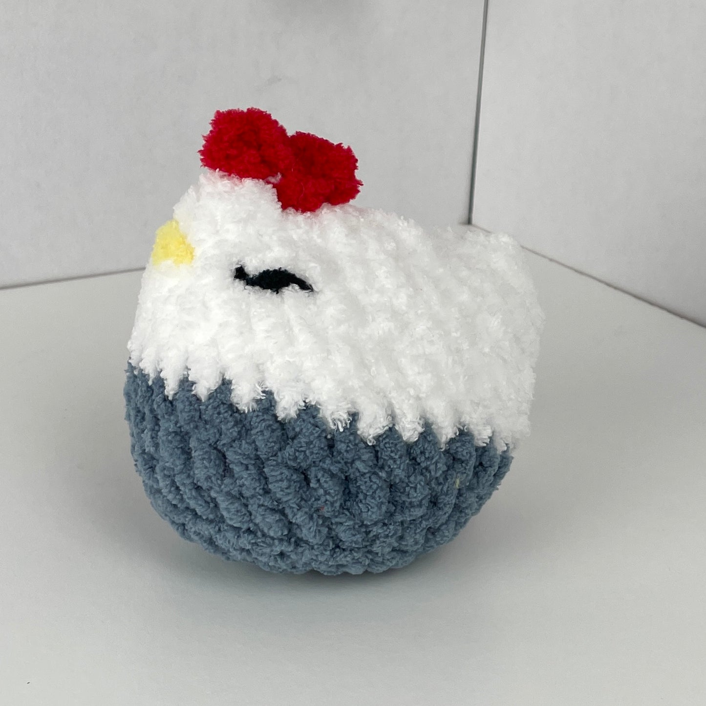Chicken crochet plush - 4 in/10cm - soft plush yarn, hen amigurumi