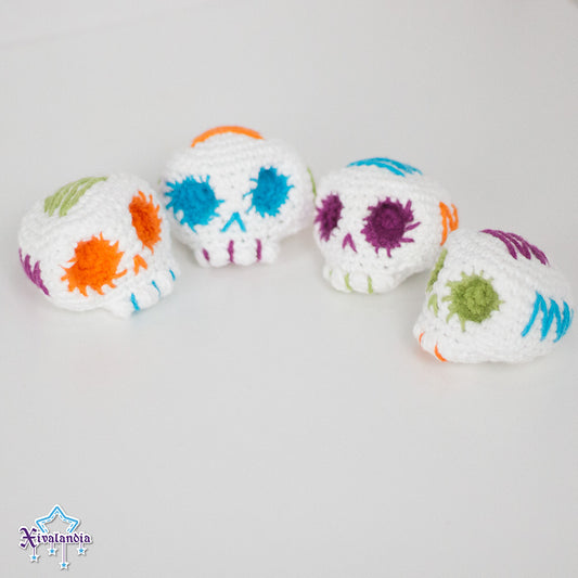 Peluche mini Calaverita de Azúcar 5cm, cráneo calavera, crochet artesanal, amigurumi