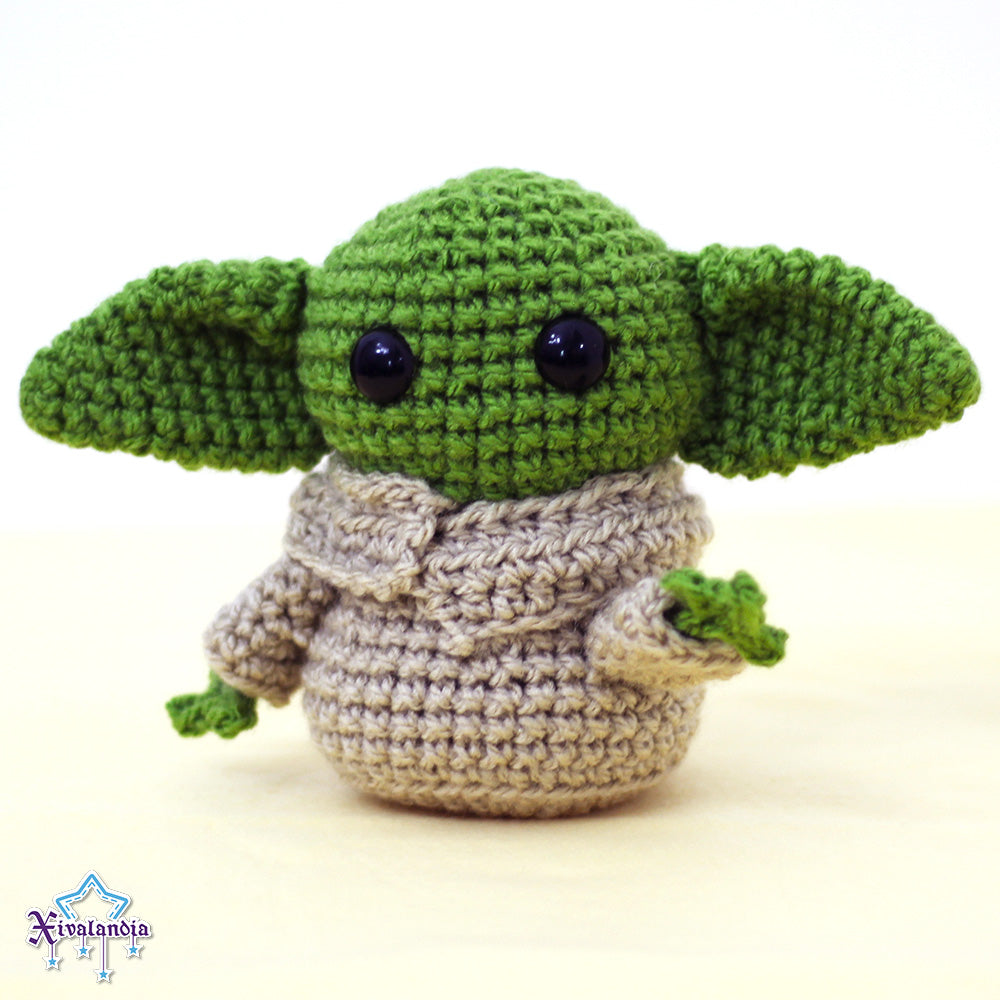 Peluche Baby Yoda, Grogu Alien bebé verde 14cm, tejido crochet artesanal, amigurumi