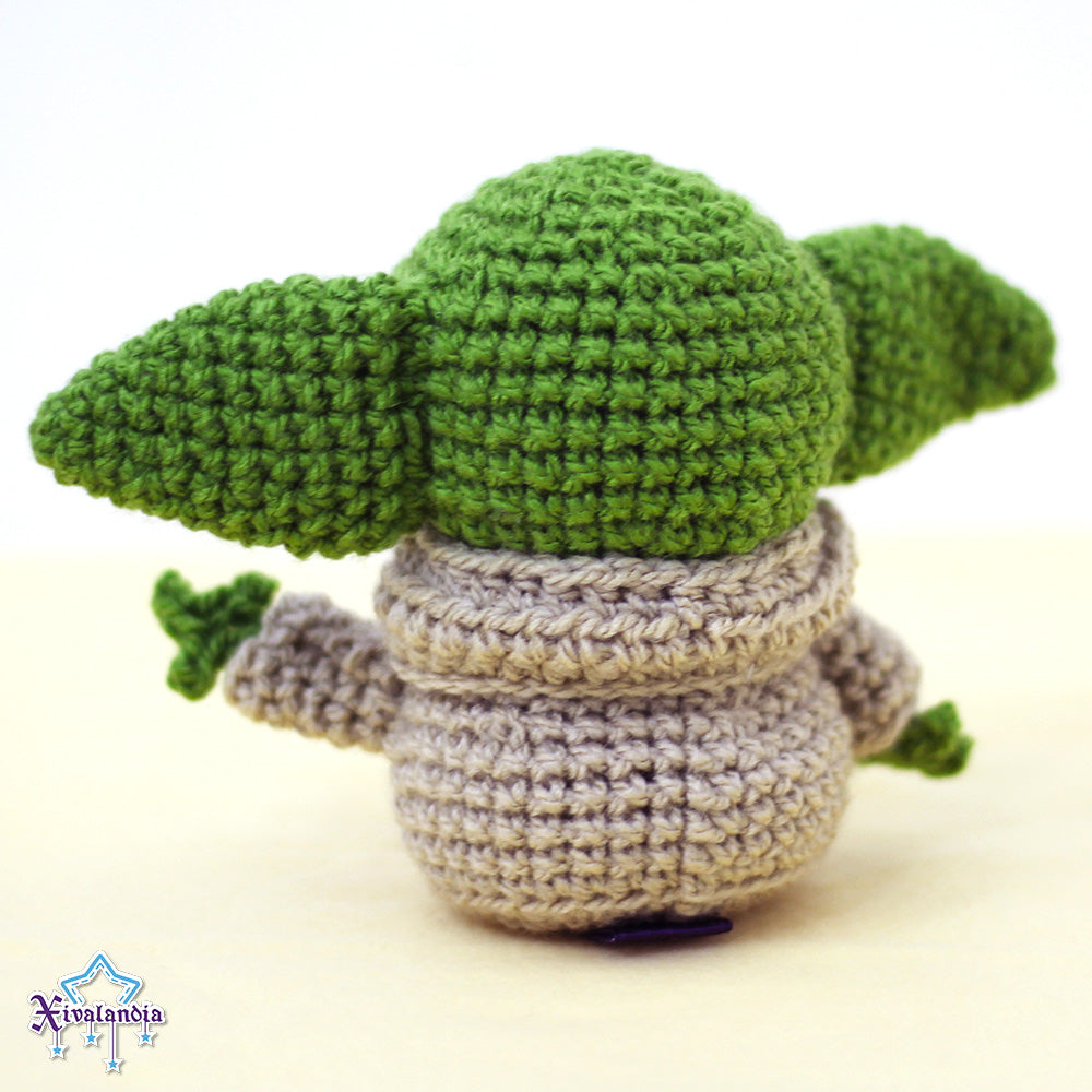 Peluche Baby Yoda, Grogu Alien bebé verde 14cm, tejido crochet artesanal, amigurumi