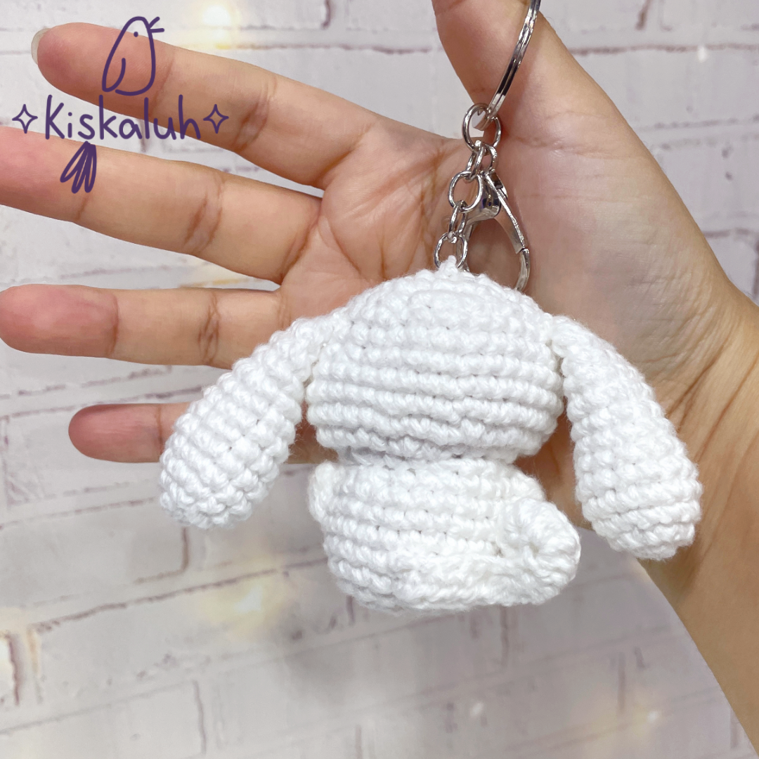 Llavero cinnamoroll de peluche, bag charm, 7cm/2.5 pulg, tejido crochet artesanal, amigurumi