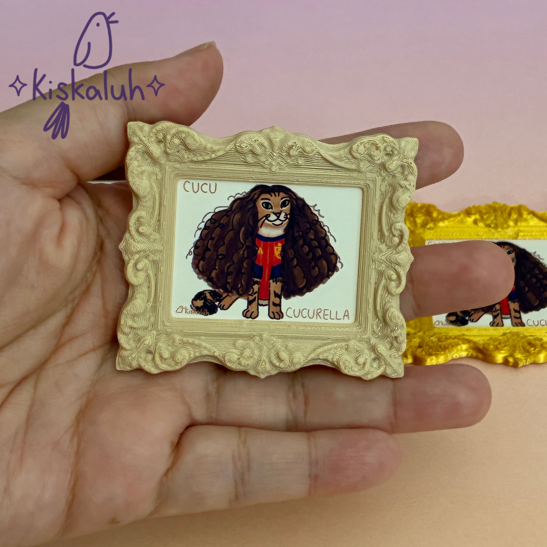 Cucurella Cat, framed magnet with mini illustration, 6.5x5.5 cm
