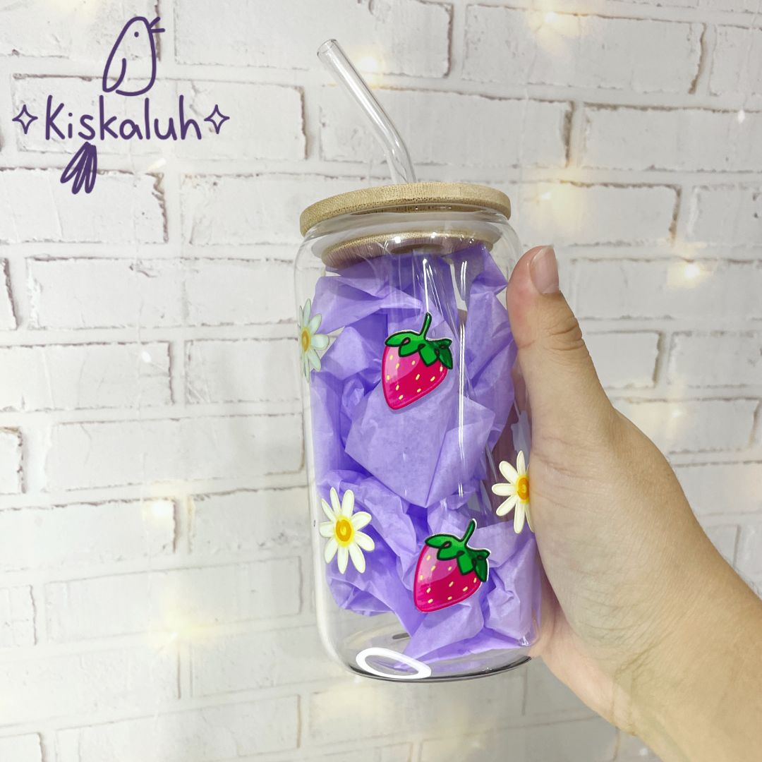 Vaso de Vidrio con Ilustración Original, Tapa de Bambú y Popote, 16oz