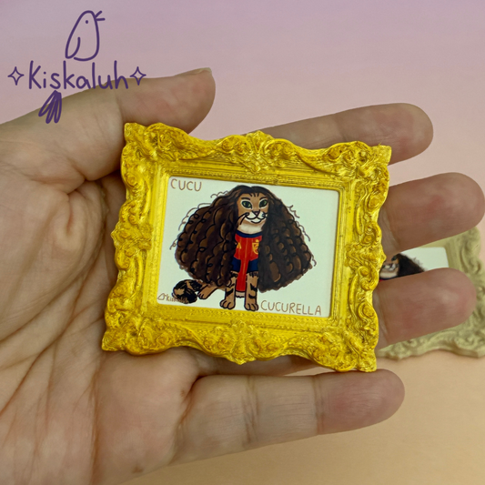 Gato Cucurella, imán enmarcado con mini ilustración, 6.5x5.5 cm