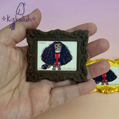 Cucurella Cat, framed magnet with mini illustration, 6.5x5.5 cm