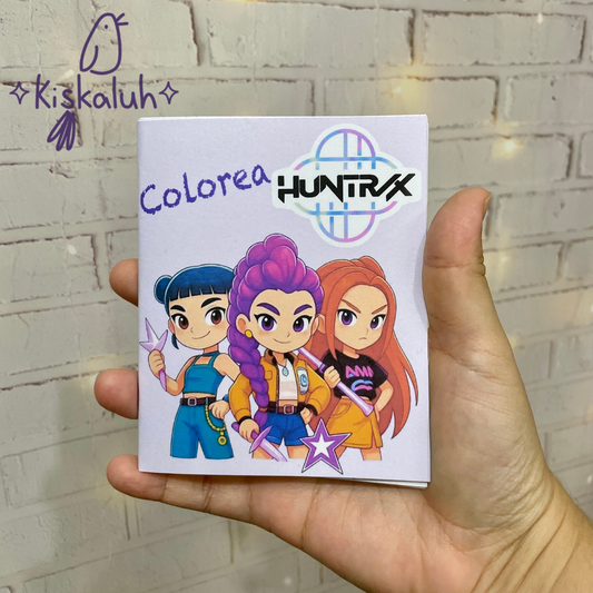 Colorea Huntrix, Libro para colorear de bolsillo, 10x12 cm /3.9x4.7 pulg.