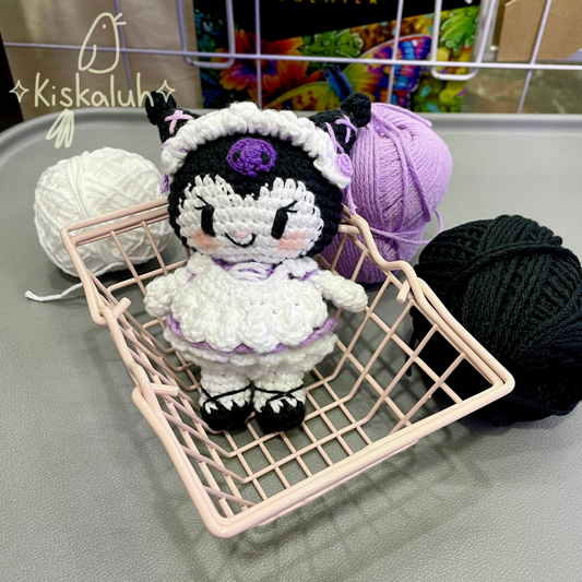 Maid Kuromi lila, Muñeca tejida amigurumi, crochet artesanal