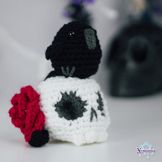 Skull and crow crochet plush - 4 in/10cm - skeleton, handmade amigurumi