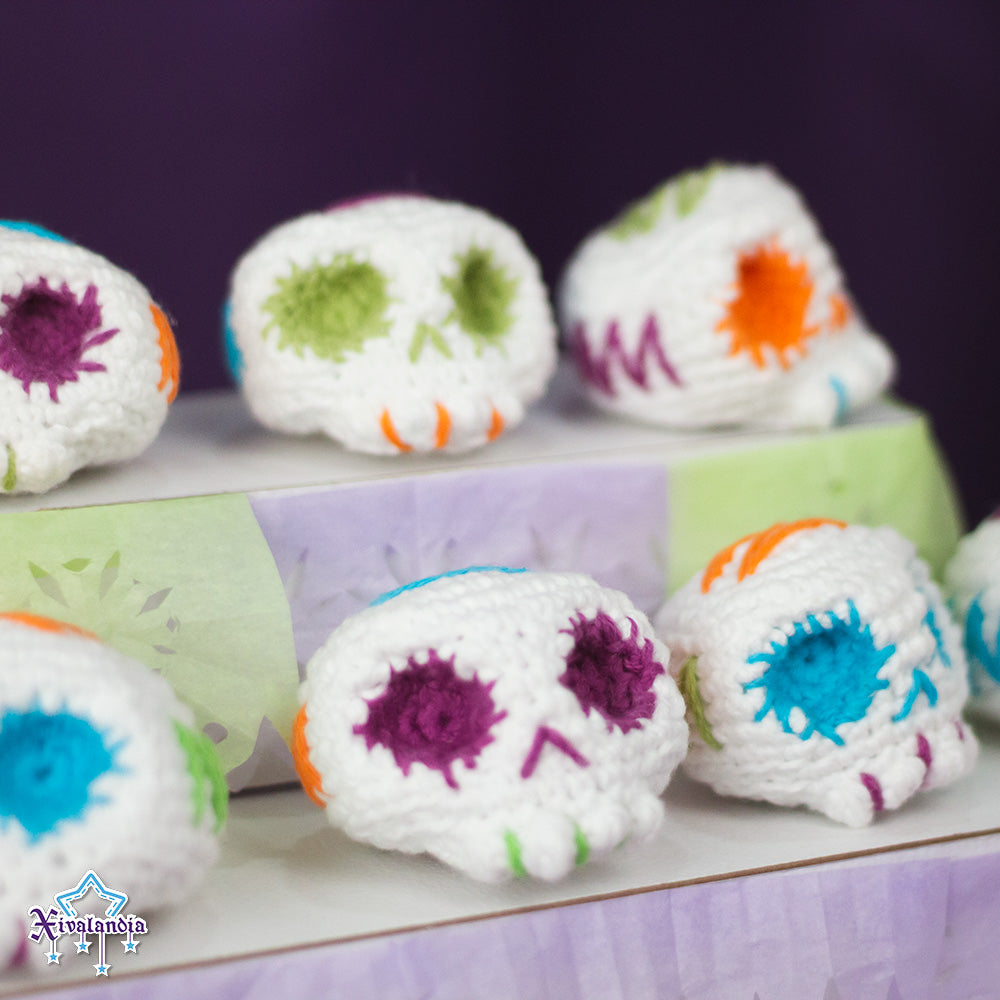 Peluche mini Calaverita de Azúcar 5cm, cráneo calavera, crochet artesanal, amigurumi