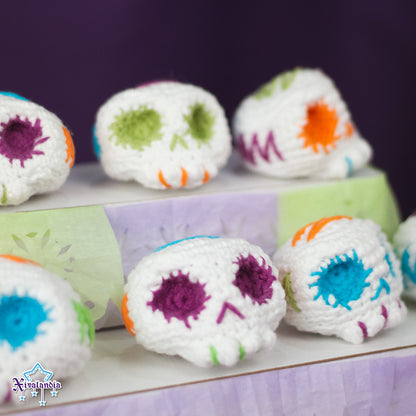 Peluche mini Calaverita de Azúcar 5cm, cráneo calavera, crochet artesanal, amigurumi