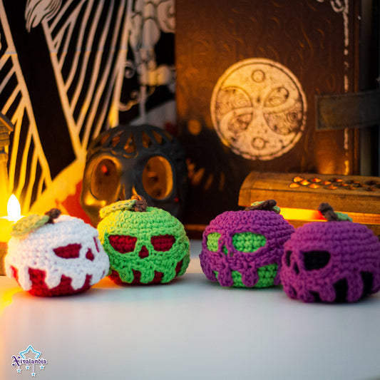 Peluche mini Manzana envenenada 5cm, crochet artesanal, amigurumi