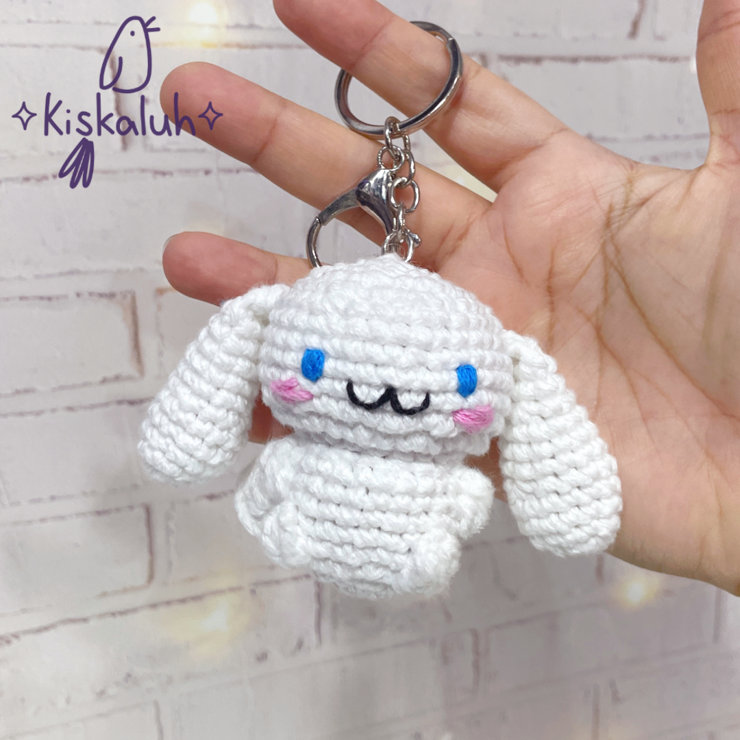 Llavero cinnamoroll de peluche, bag charm, 7cm/2.5 pulg, tejido crochet artesanal, amigurumi