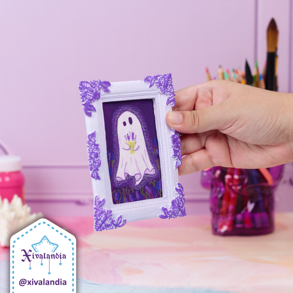 Cuadro mini, Fantasma con lavandas en campo nocturno, arte pintado a mano, 12x9cm / 5x3.5 in