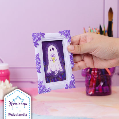 Cuadro mini, Fantasma con lavandas en campo nocturno, arte pintado a mano, 12x9cm / 5x3.5 in