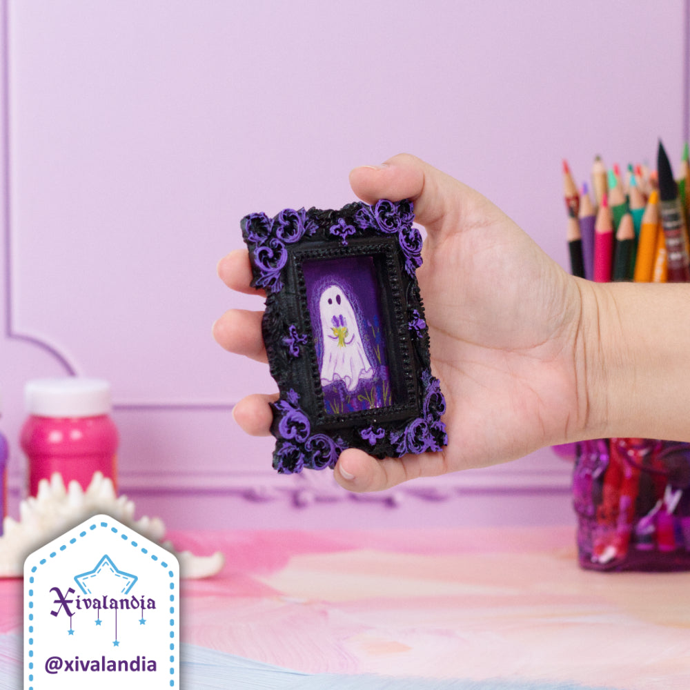 Cuadro mini, Fantasma con lavandas en campo nocturno, arte pintado a mano, 9x7.5cm / 3.5x3 in