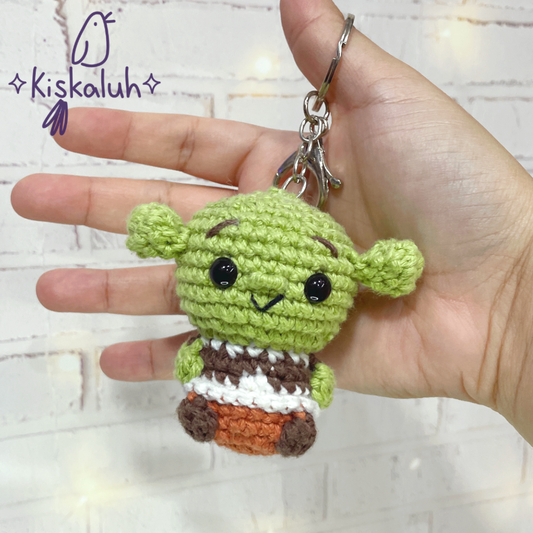 Llavero Shrek de peluche, bag charm, 7cm/2.5 pulg, tejido crochet artesanal, amigurumi
