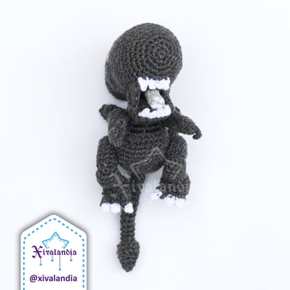 Peluche Alien Xenomorfo 15cm, tejido crochet artesanal, amigurumi